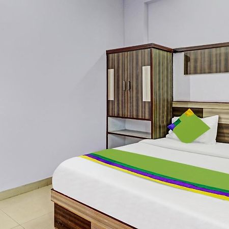 4 View Hotel Tajganj Ngoại thất bức ảnh