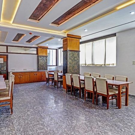 4 View Hotel Tajganj Ngoại thất bức ảnh