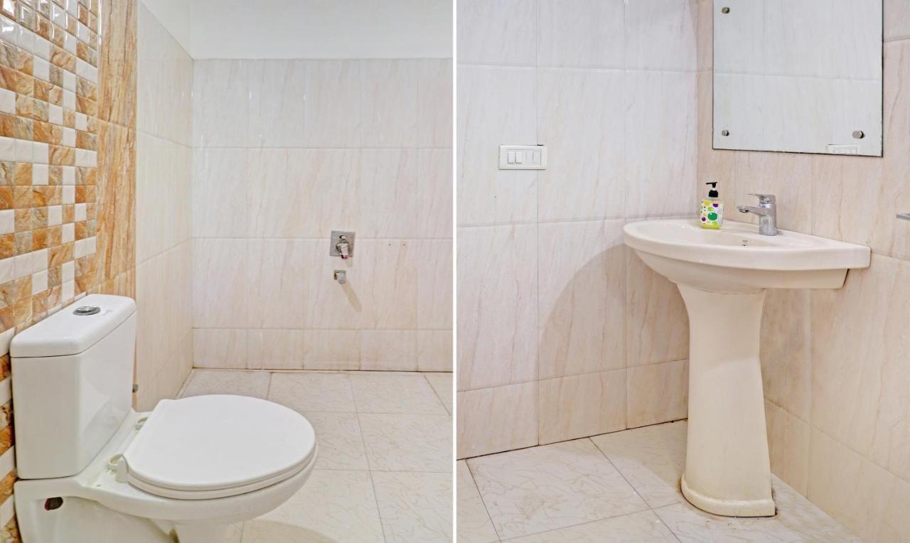 4 View Hotel Tajganj Ngoại thất bức ảnh